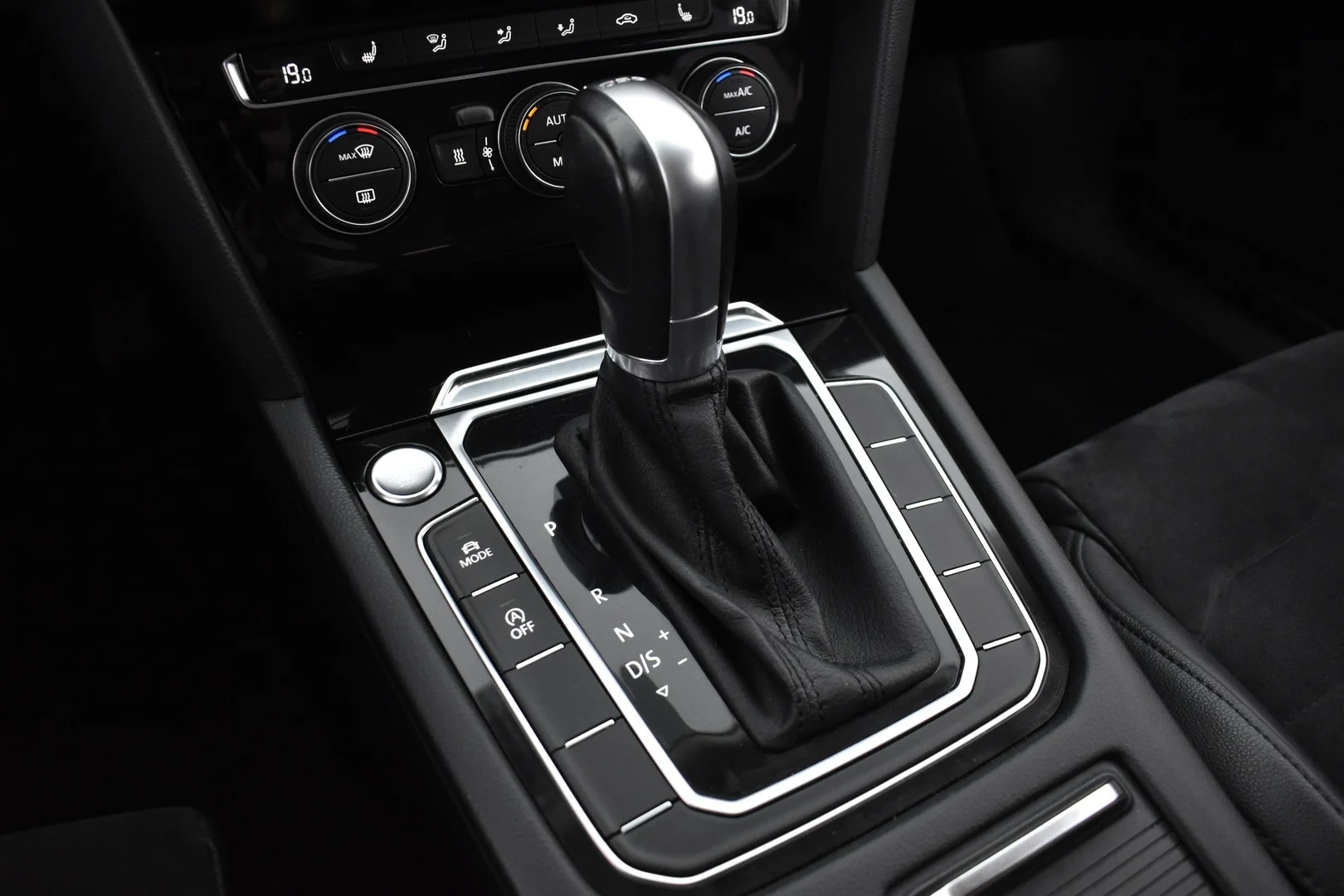 Car Image - 4UTBtpZjqU0LTE4kitzCYP