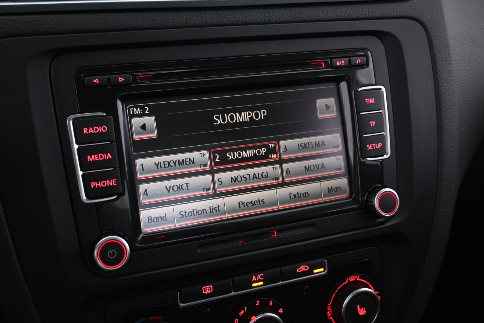 Car Image - 53lsiTqr7sfFz9kvoHIhpb