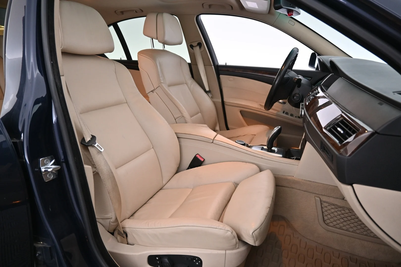 Car Image - 3yIHUPS0ZoDSvc0U2hBstx