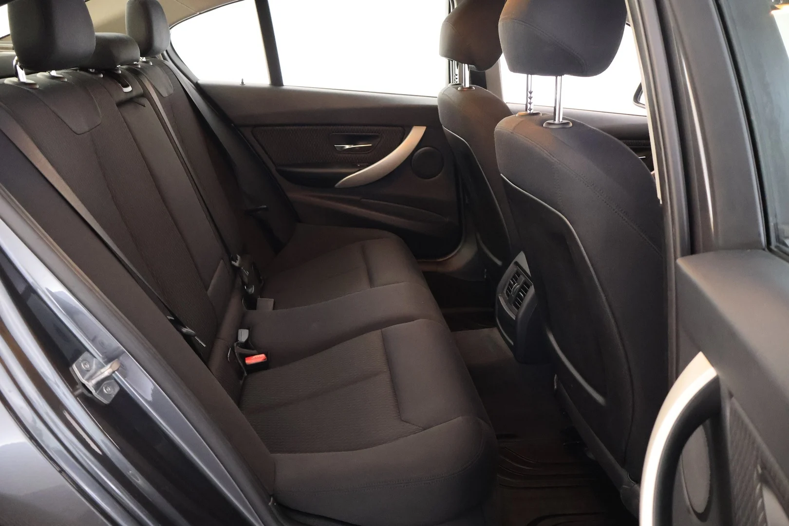 Car Image - NYRoRIYRMfd6MBz5siy5y