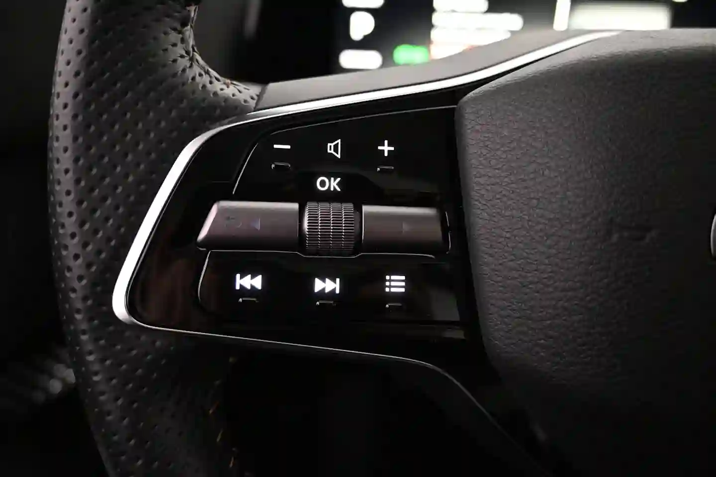Car Image - 7bqWYPHWEIvtf5RTE0PxXd
