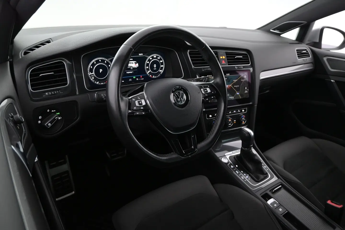 Car Image - 3ESnUwdMVgnO9mYlT9yH79