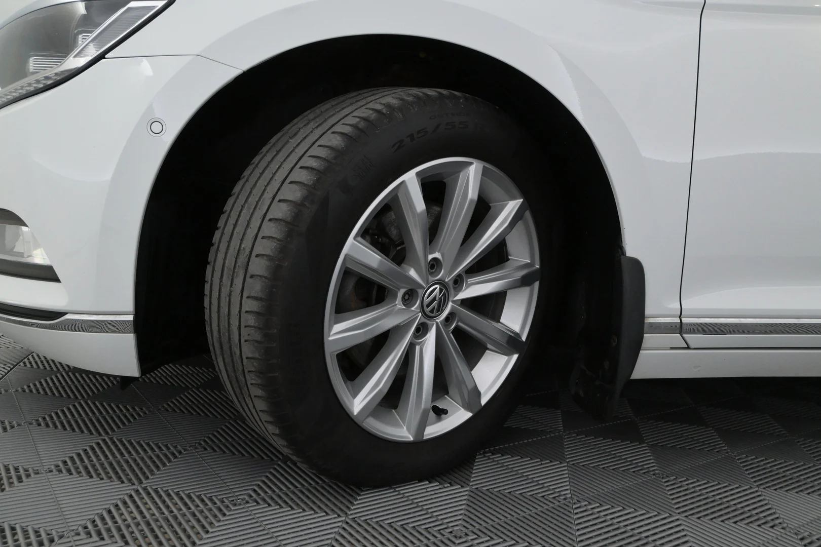 Car Image - xva9xshZ96RI7noL3DupA
