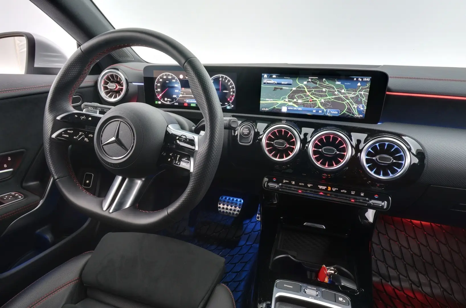 Car Image - da1yGszLHvMBmWHZW5C4F