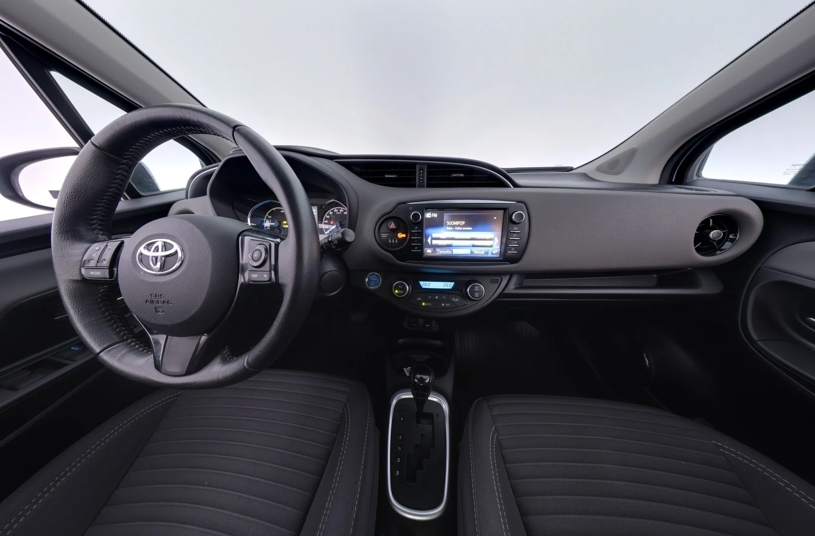 Car Image - 1EBQRO3plQITQhYzzvCASX