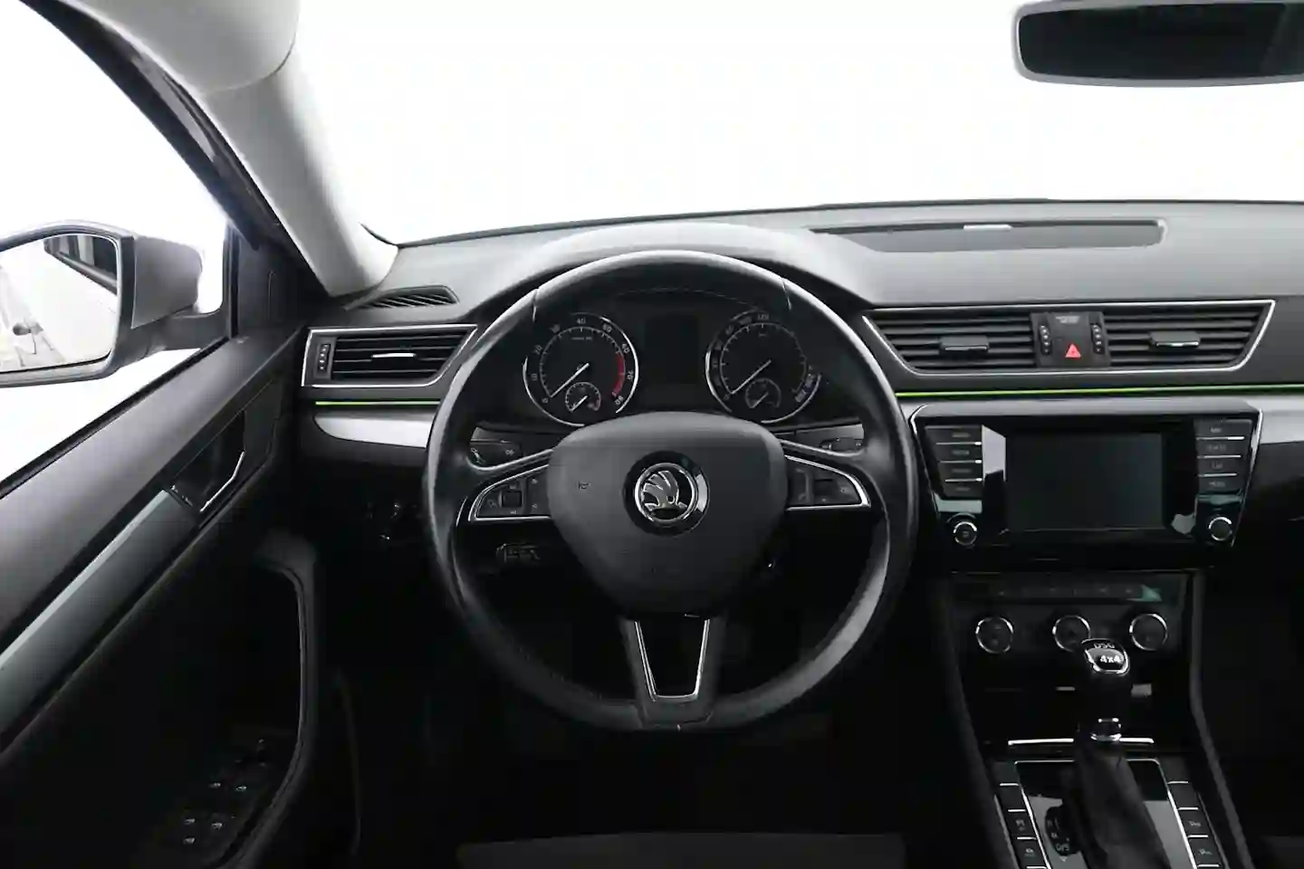 Car Image - 3rhcXen9Avu80hIdzkTKyM