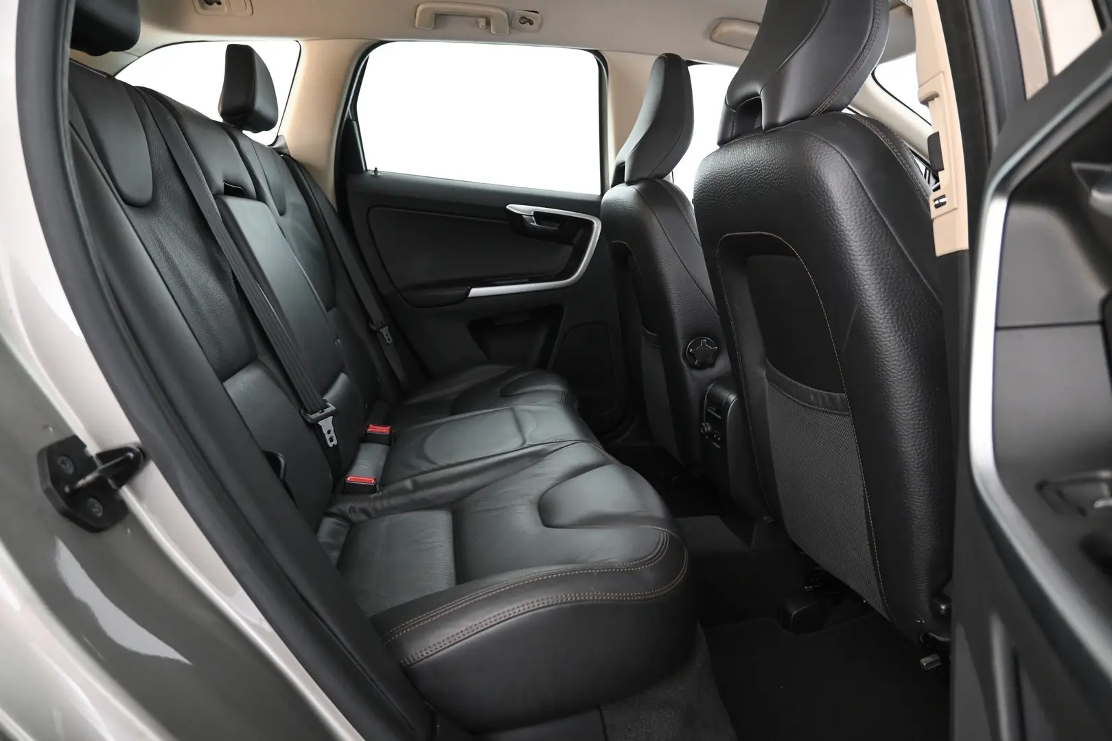 Car Image - 5JHTD0zWzGefDiQYIjI9ji