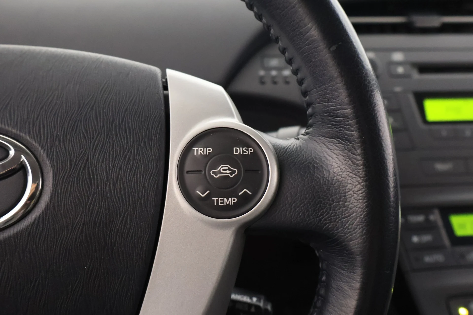 Car Image - 7w3lsWtL7D8SQOdzoSO17D