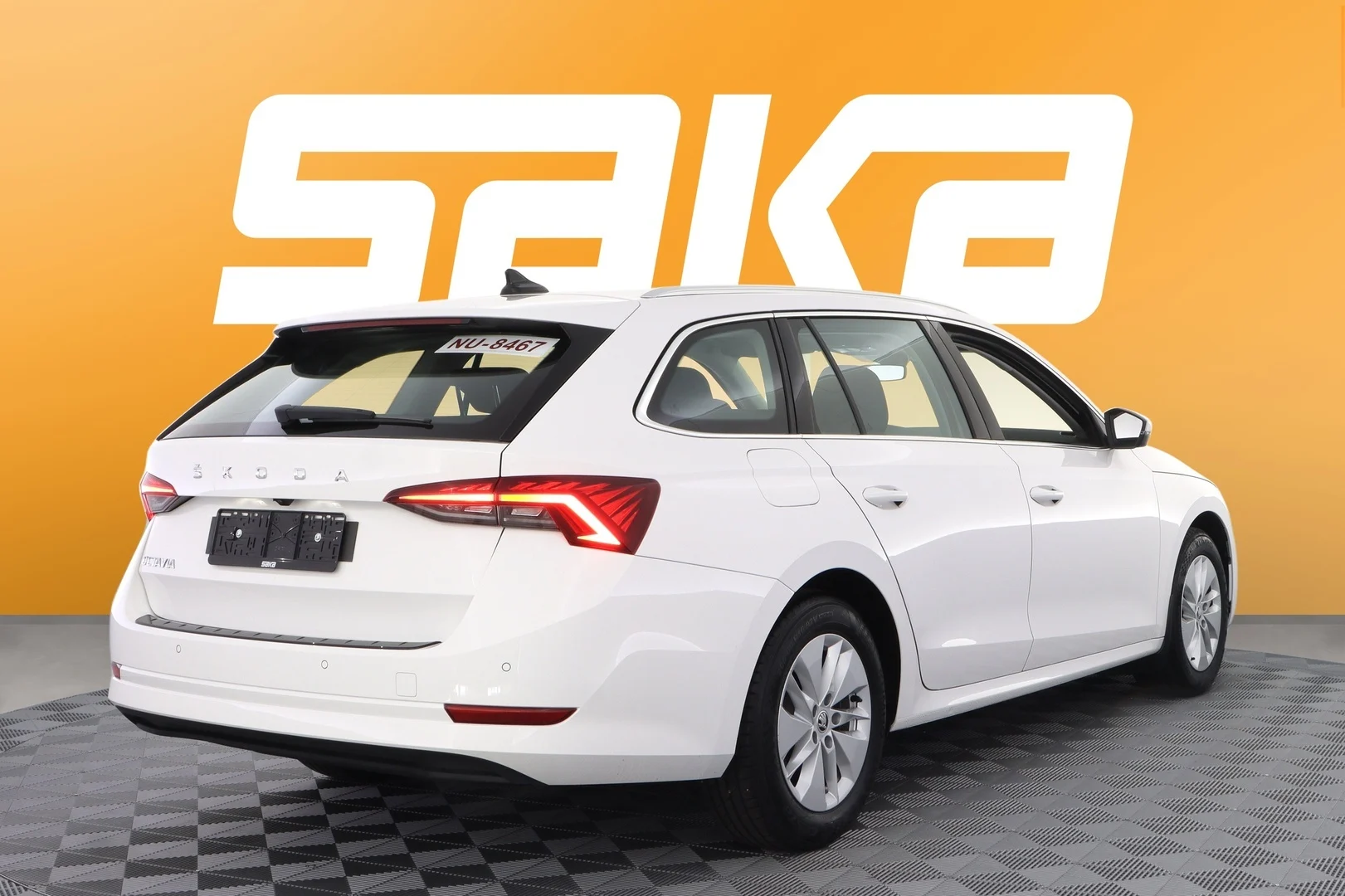 Car Image - 4A81ZQ6RdR49tC1d88cnDQ