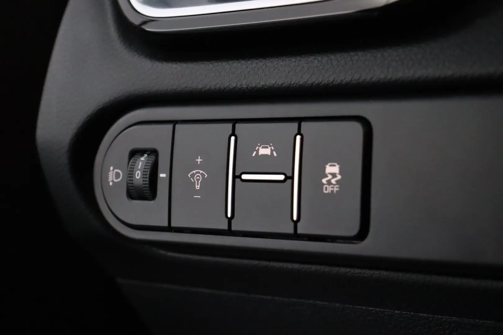 Car Image - 4L25FYfh8d7rLNmjNcEKGX