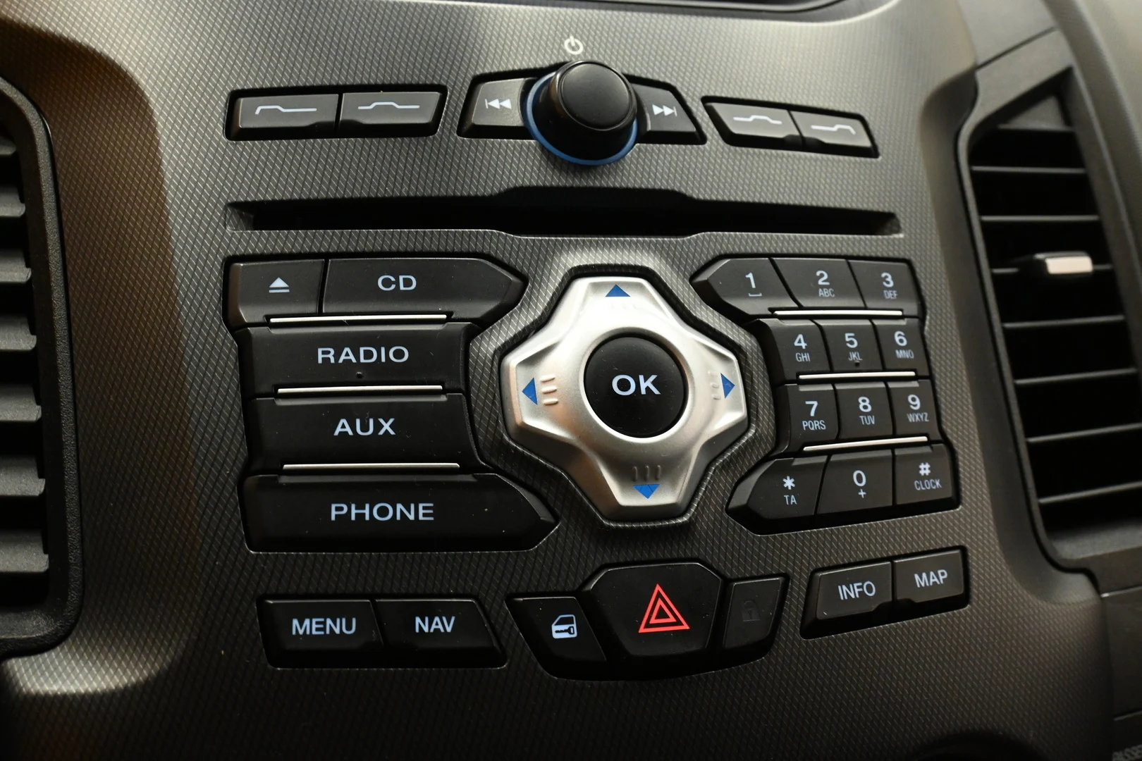 Car Image - 7IXshu5uPD6R3tsbZ3dg7o