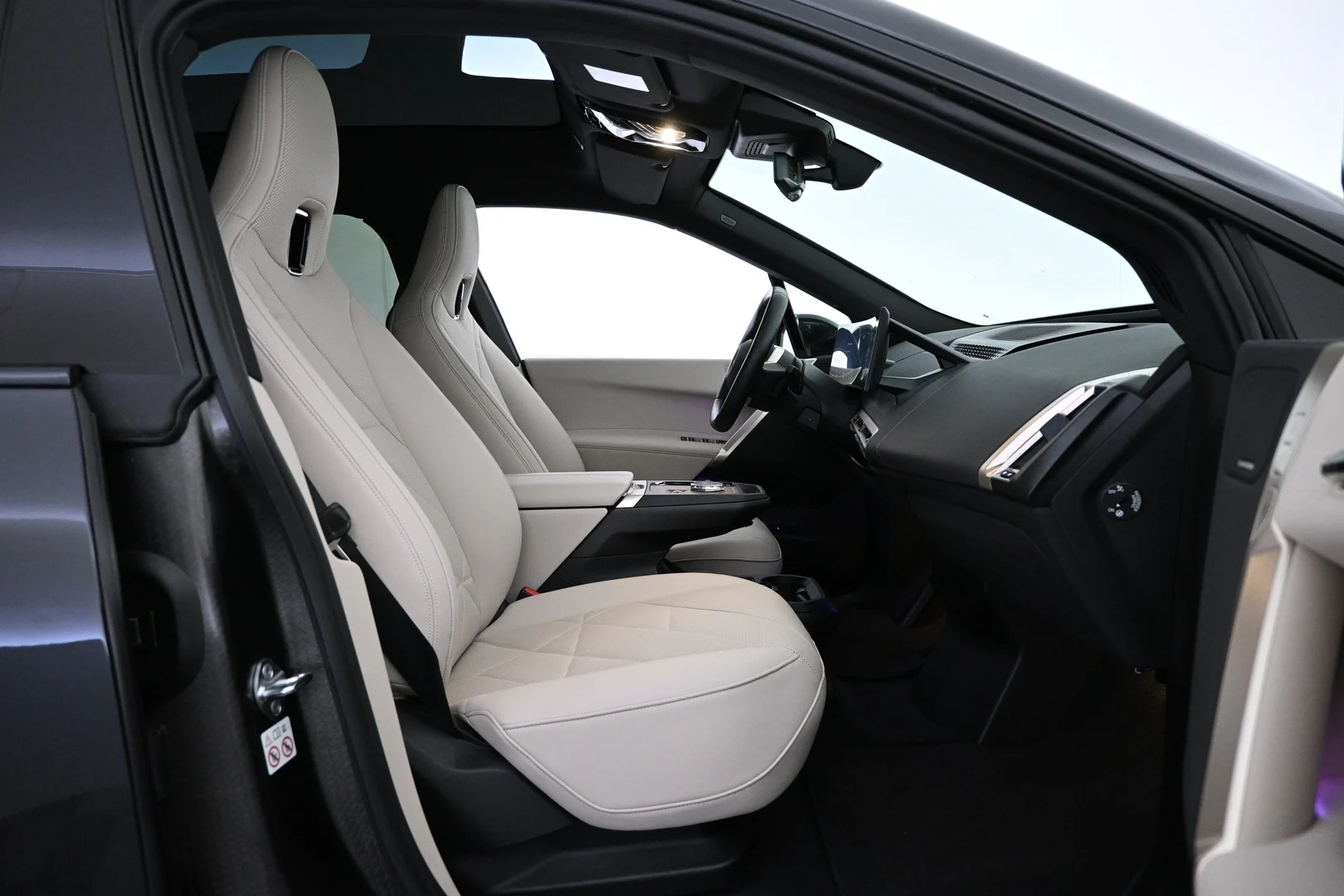 Car Image - 1CbKNPWTDEIICith8h1LNi