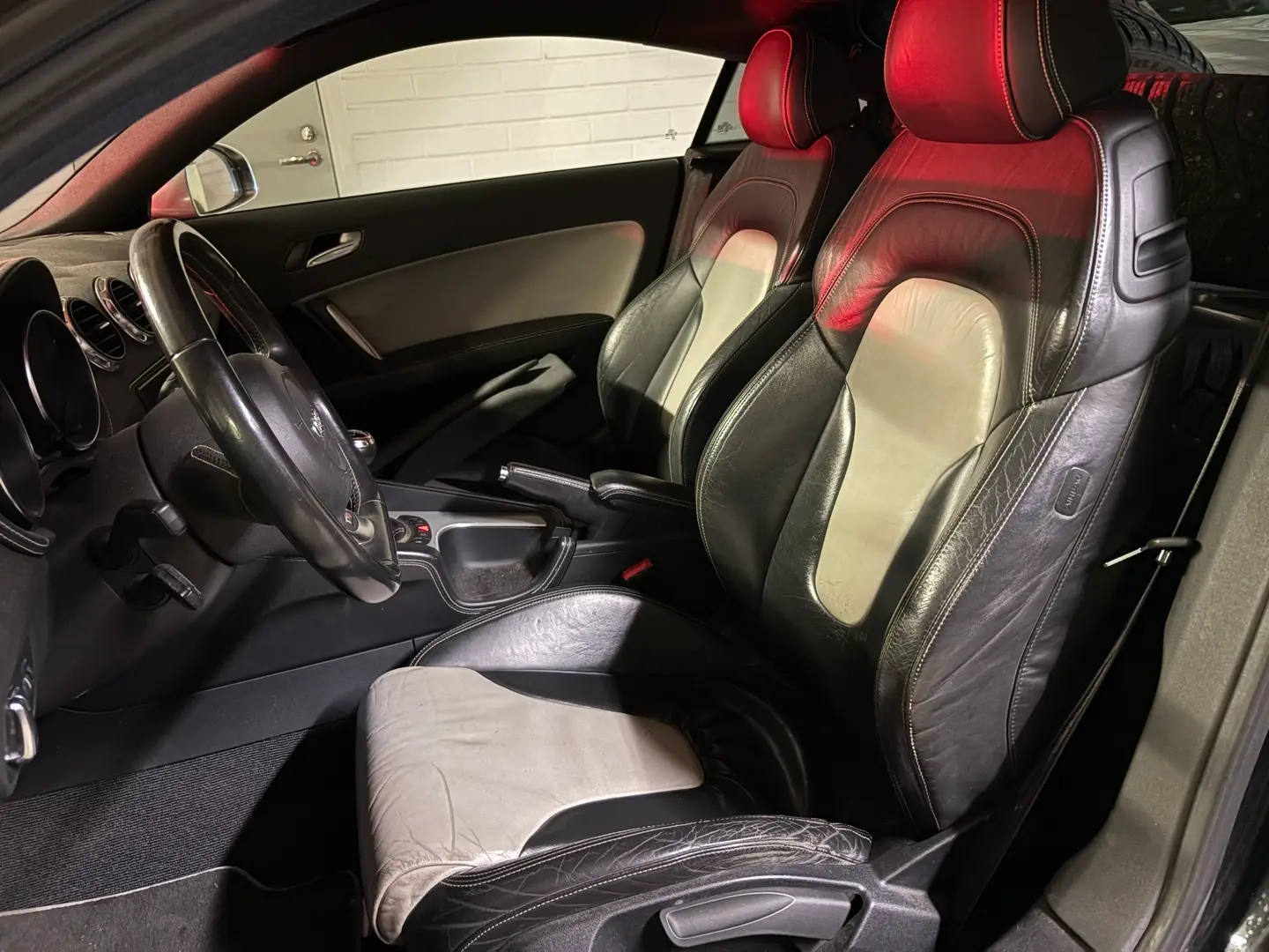 Car Image - 2ssLcPinjsdinJ2e2BcrNG