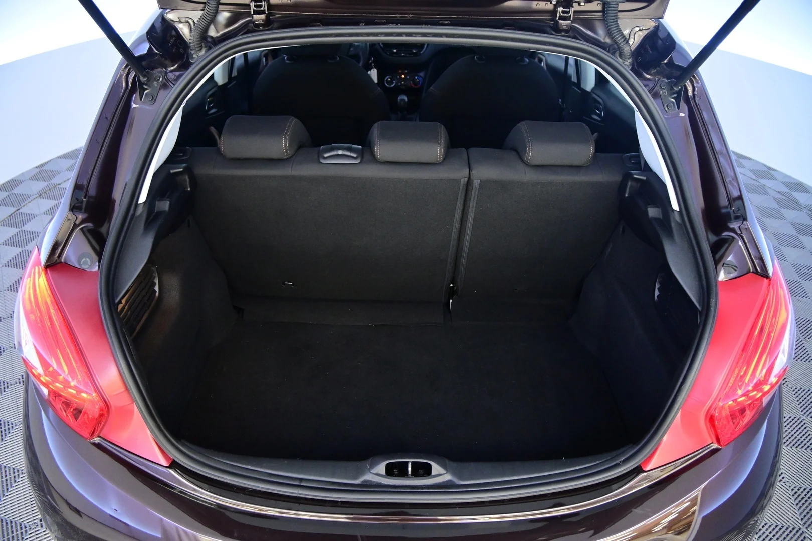 Car Image - 0jIywucNCcn2X4bDX2m2q