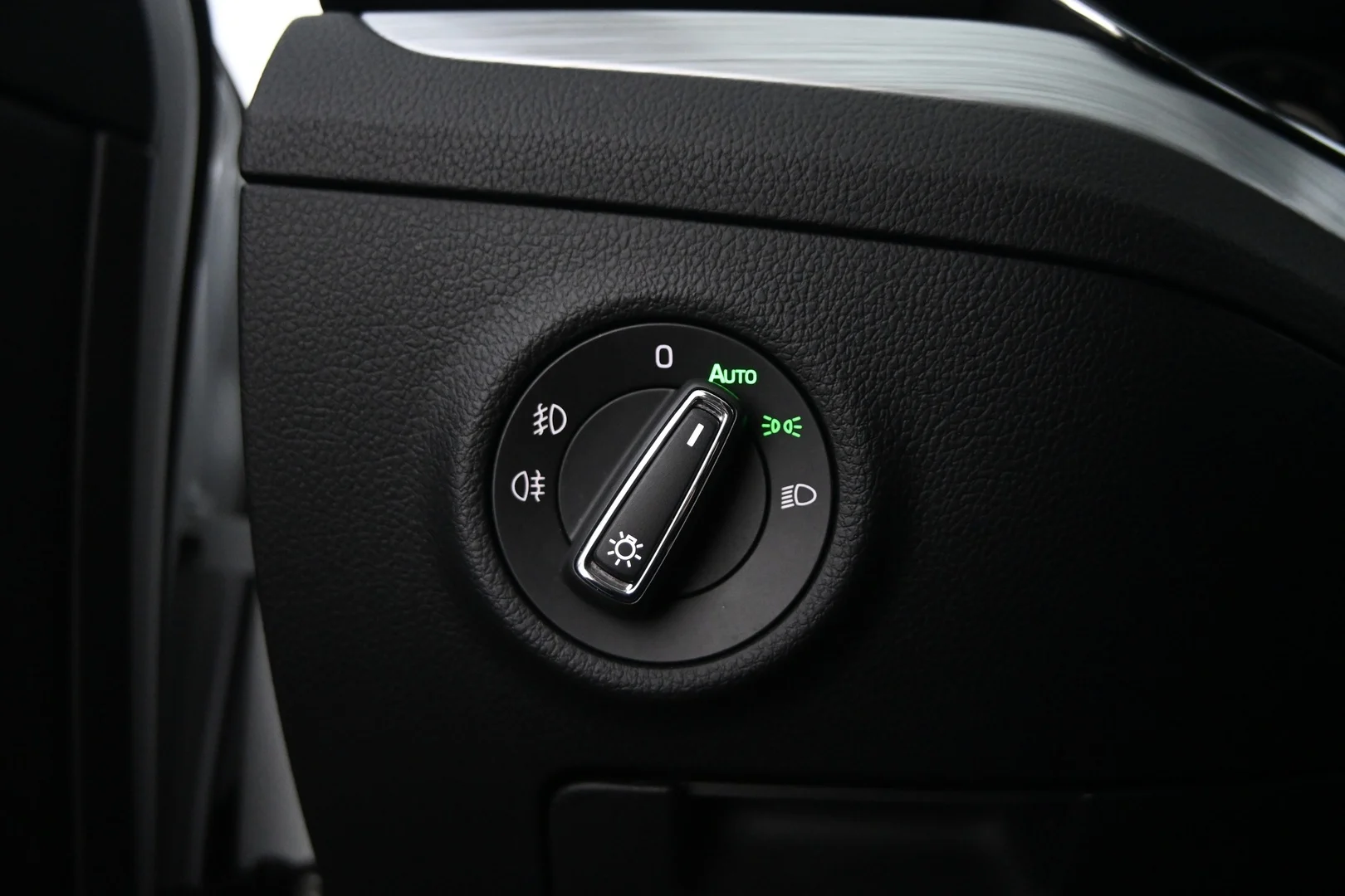 Car Image - 37uLGZlfg4mDXVQZo50t25