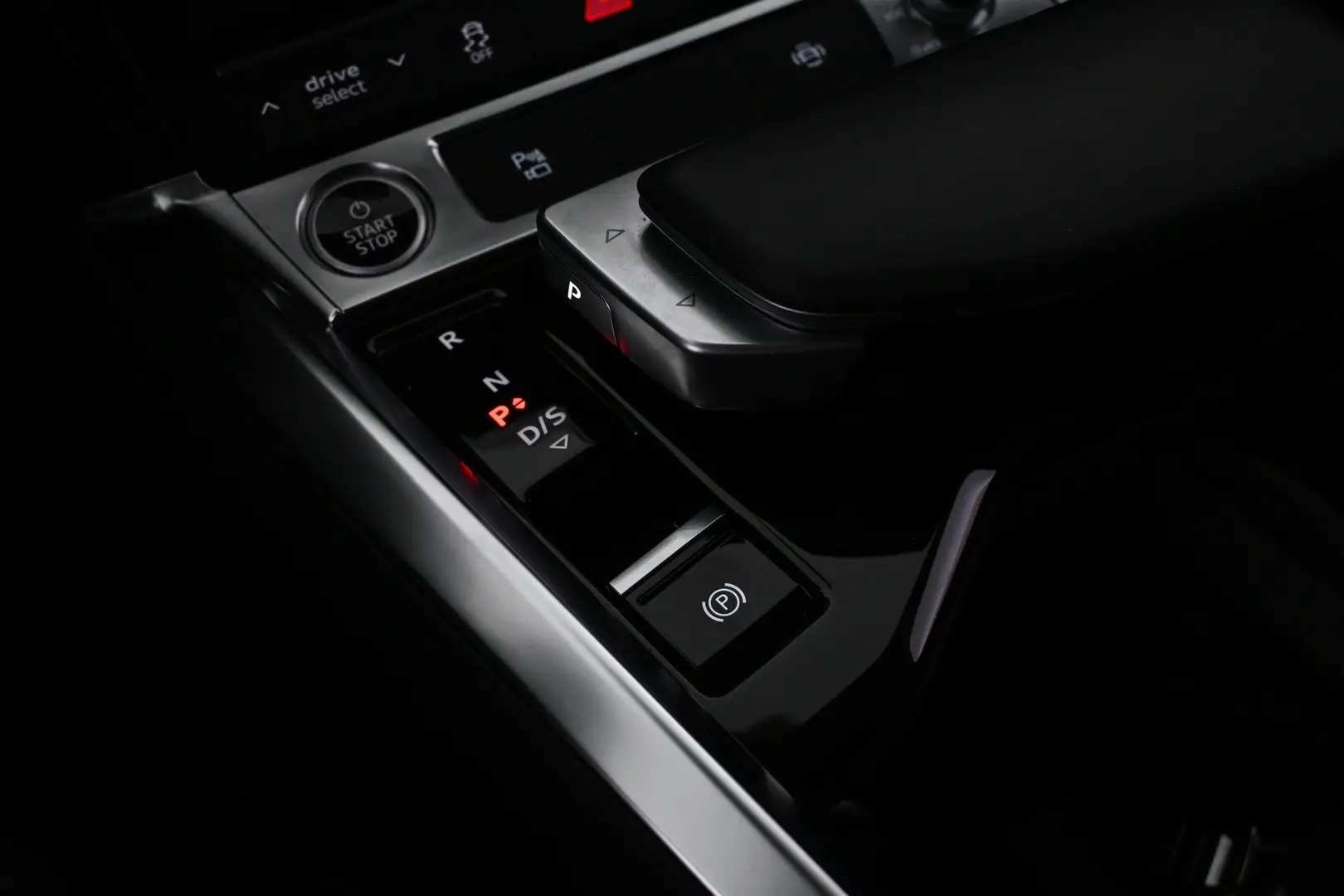 Car Image - 1mAQh5BRQZ33EZxdlqKxU9