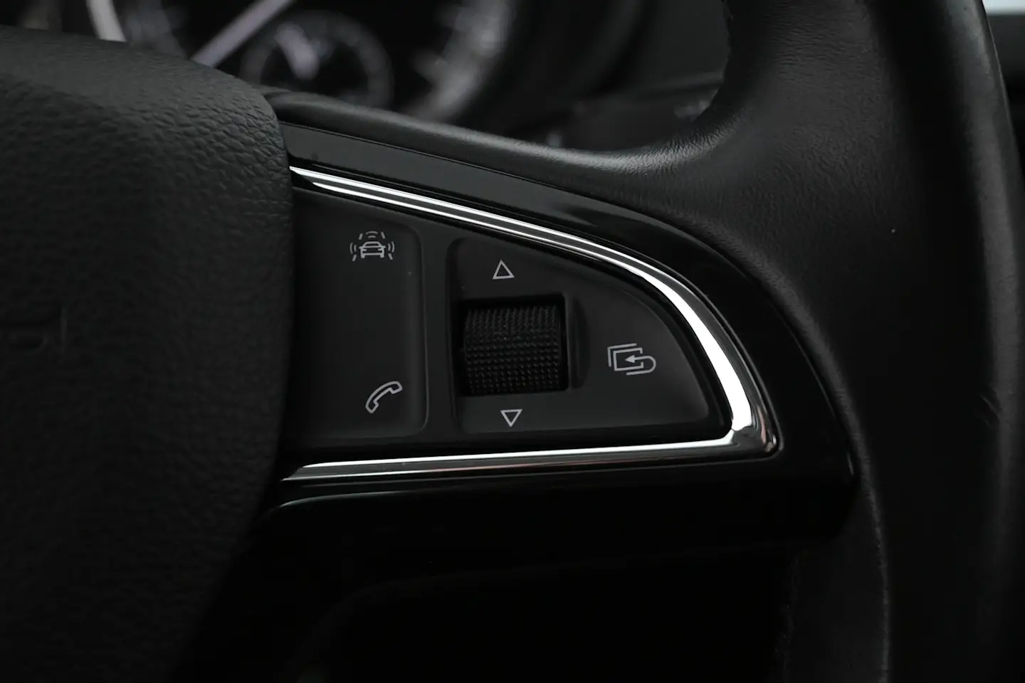 Car Image - 2SaPg6IZUVKnWmLFuAOvNn