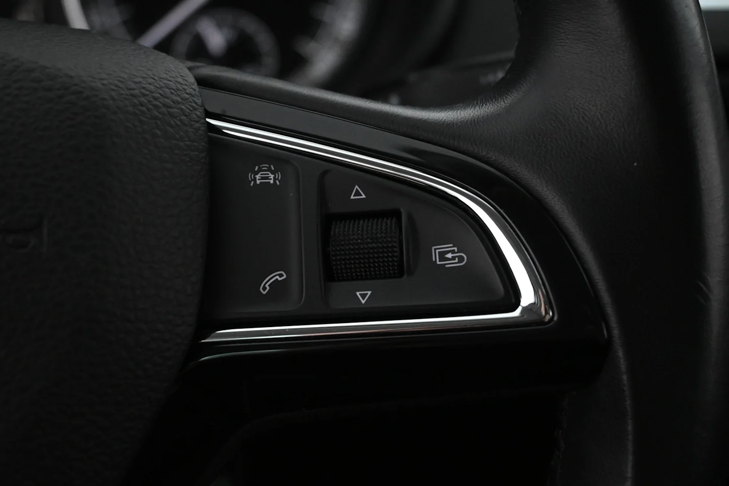 Car Image - 2SaPg6IZUVKnWmLFuAOvNn