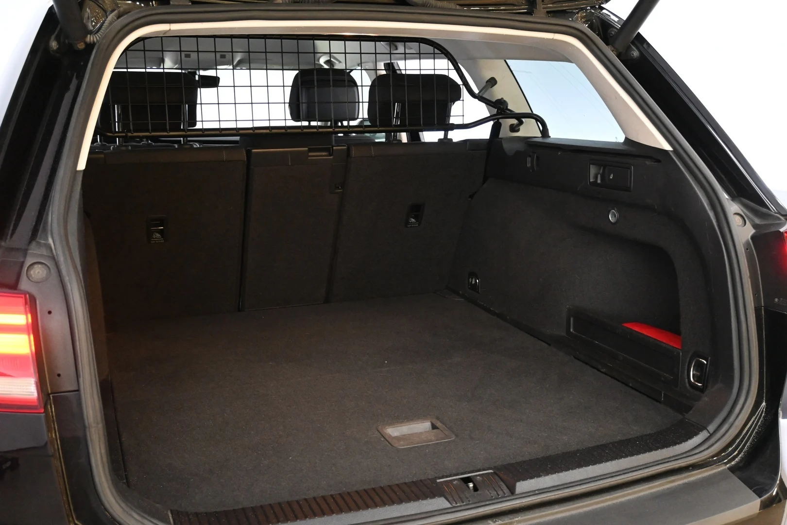 Car Image - 1hdjWm7kTYyUF1vHmXqQly