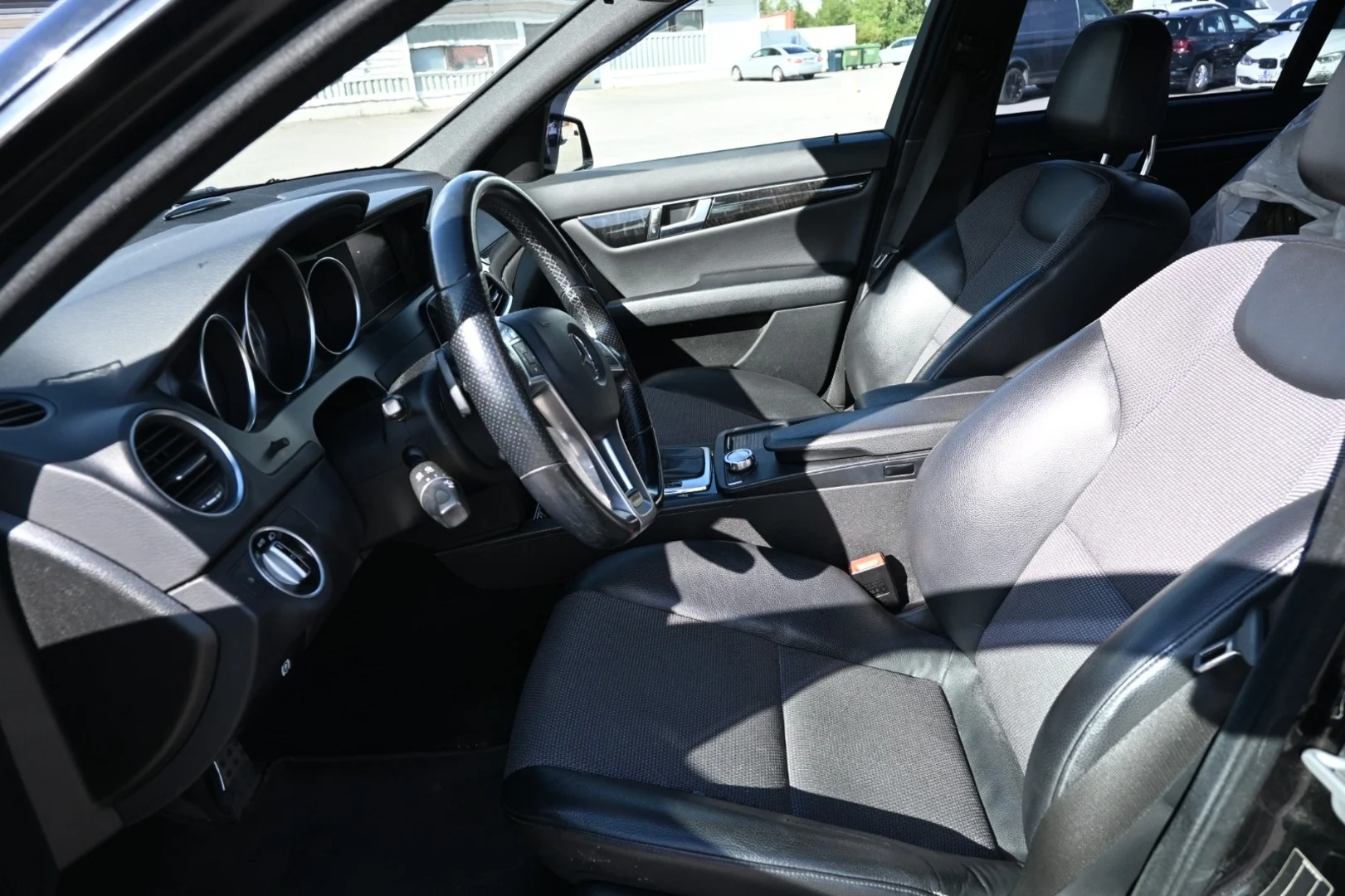 Car Image - td6yiIsXxin4d7qKy0eJW