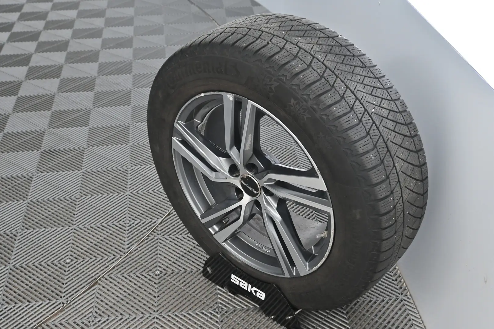 Car Image - jwMYxpPkIgElXEqgB3wop