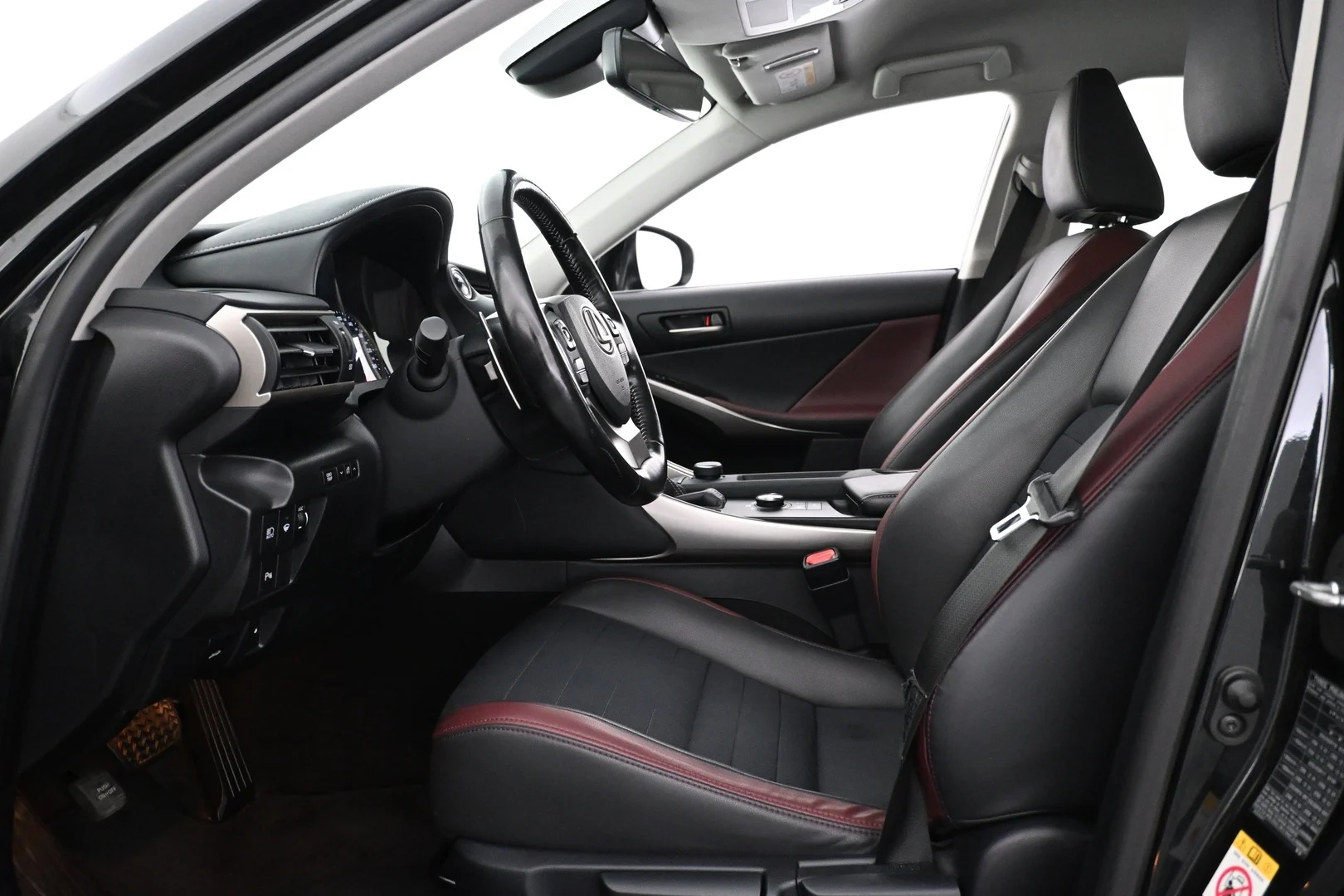 Car Image - 15nCJeBvKVuyxIQcBYvmQY