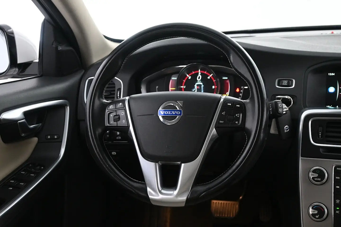 Car Image - fYT1uQerrjby0FhN9sObI