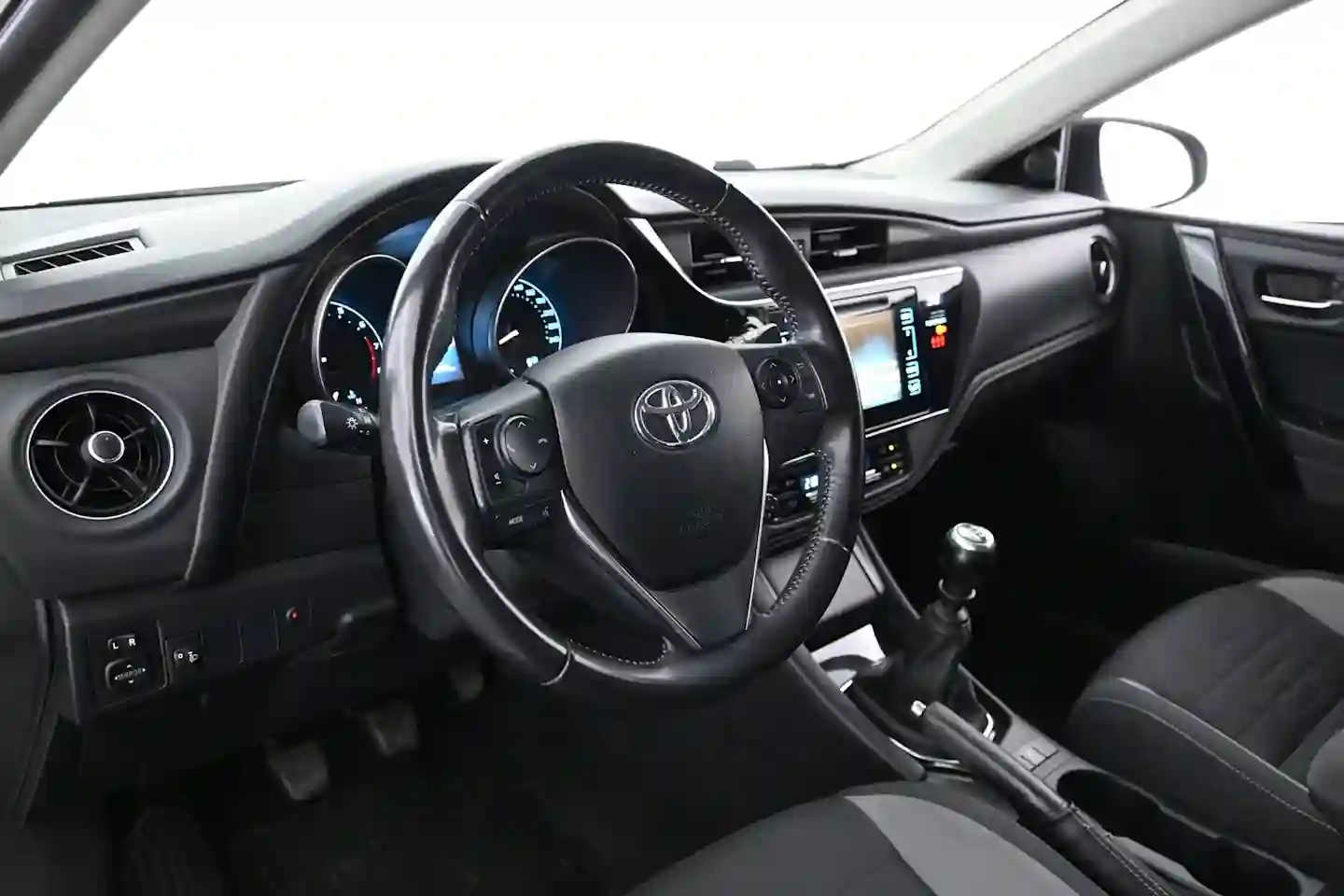 Car Image - 6TCbVdAC4Eo4fO8o5FP5La