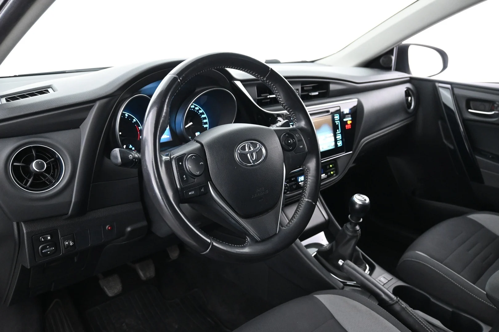 Car Image - 6TCbVdAC4Eo4fO8o5FP5La
