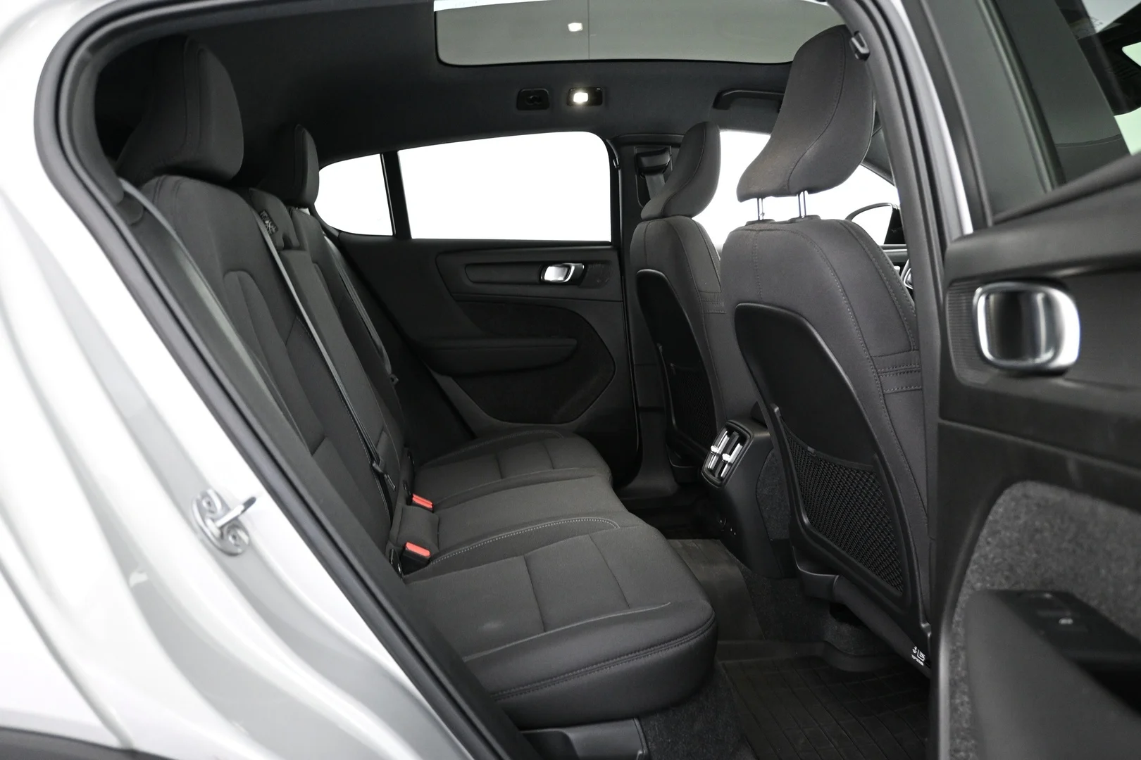Car Image - 1omumJLRPJrHw5OWv9LHxW