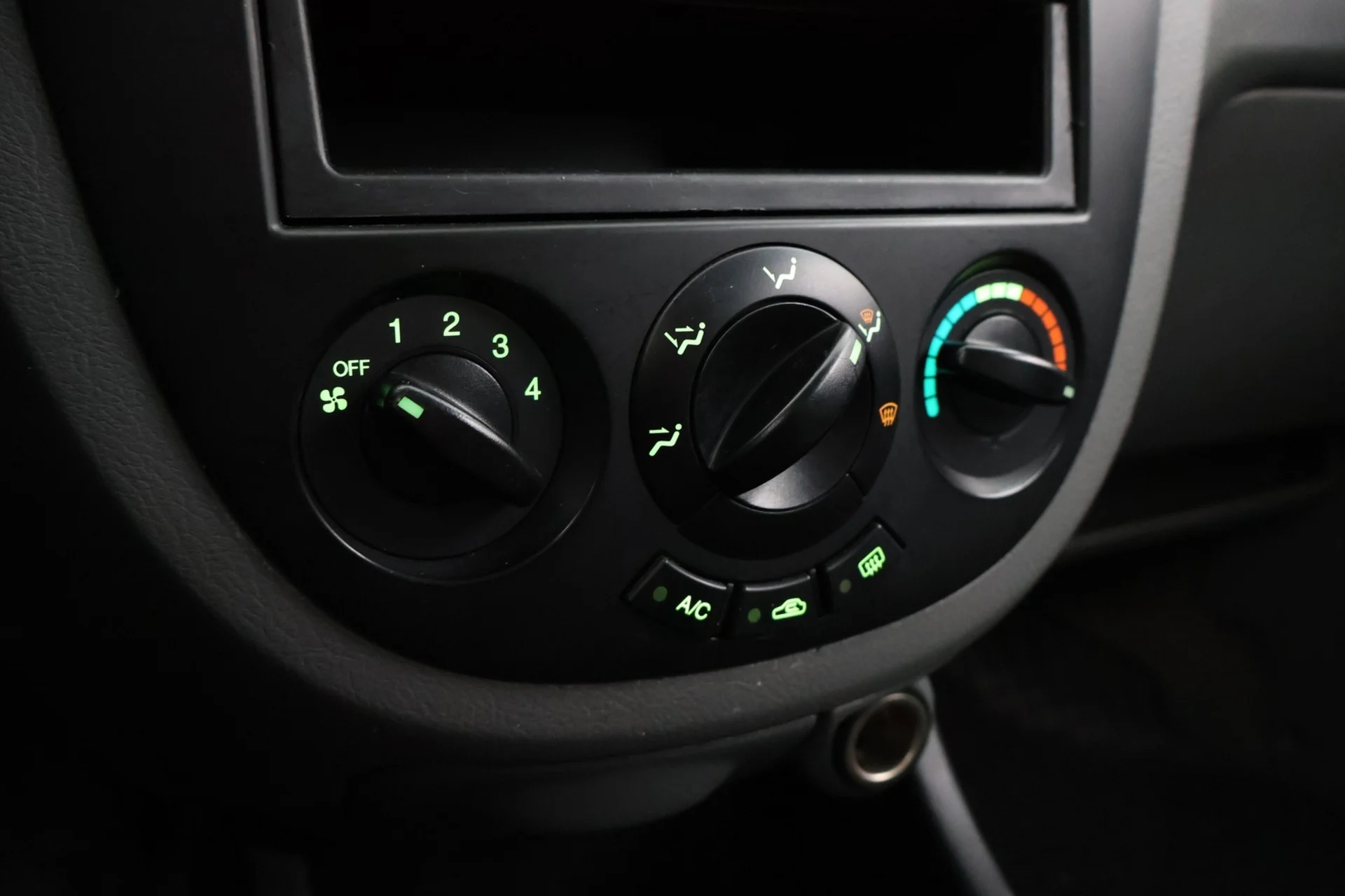 Car Image - 4uulUk7IpmNyIDGHq5MQR2