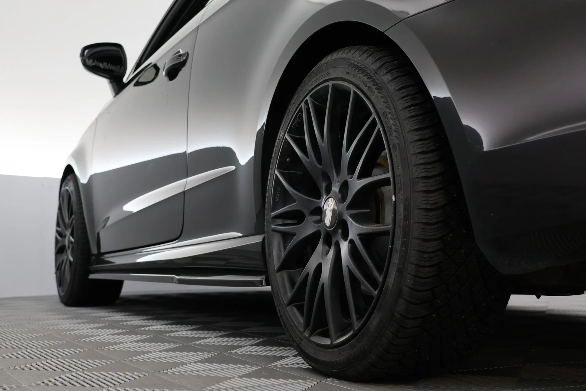 Car Image - 6apWrUNUeAkLcWQqoXQqsi