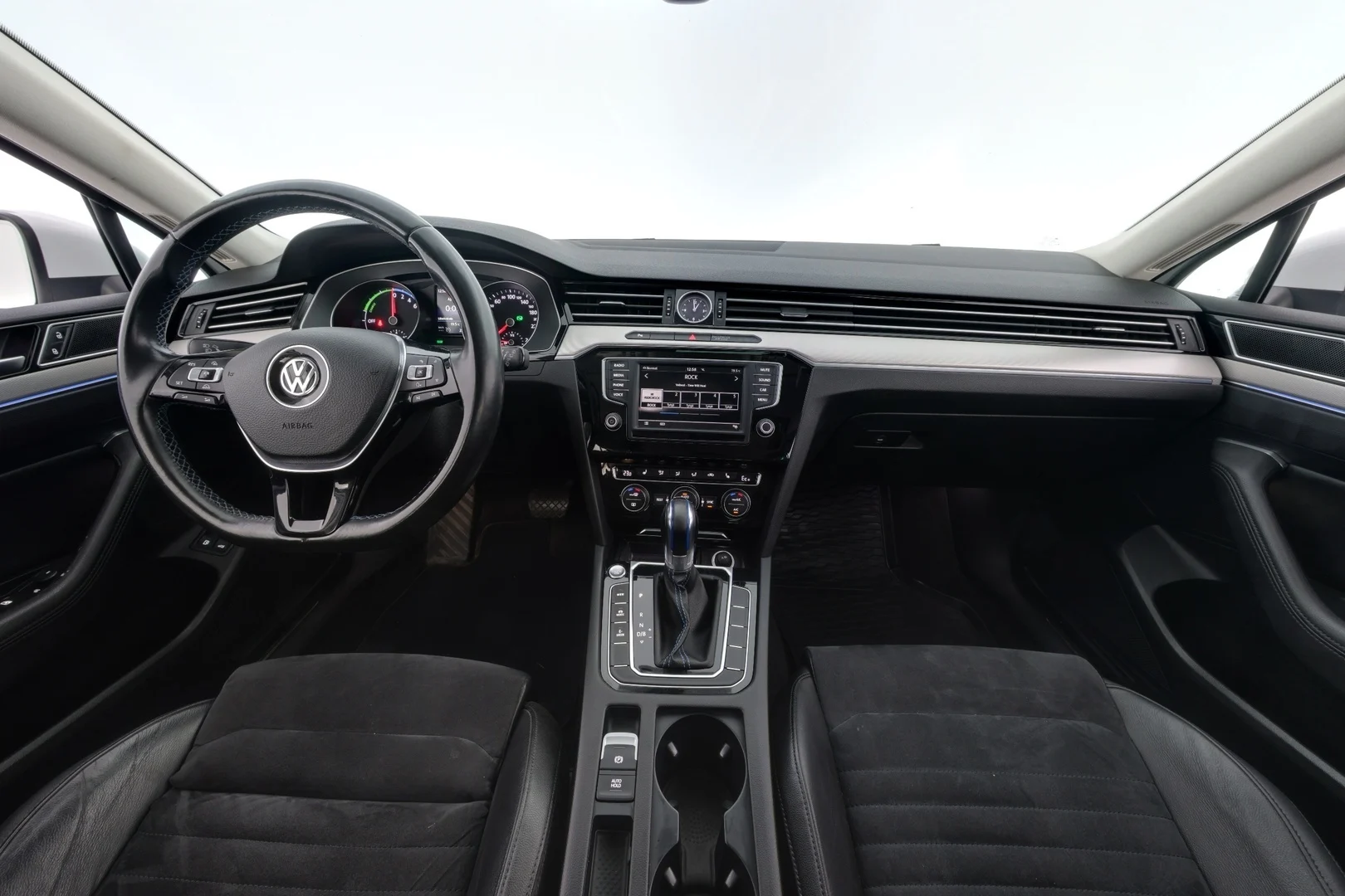 Car Image - 29bo9akPeSMN6YviBrUVID