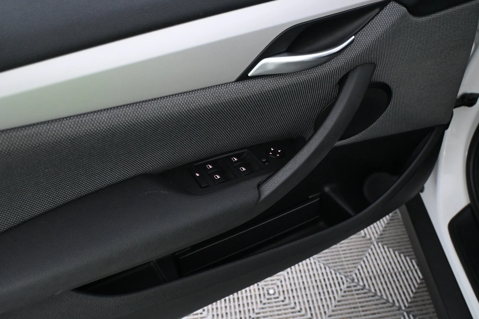 Car Image - 5mCyS7xm1gecnRqReXiBvy