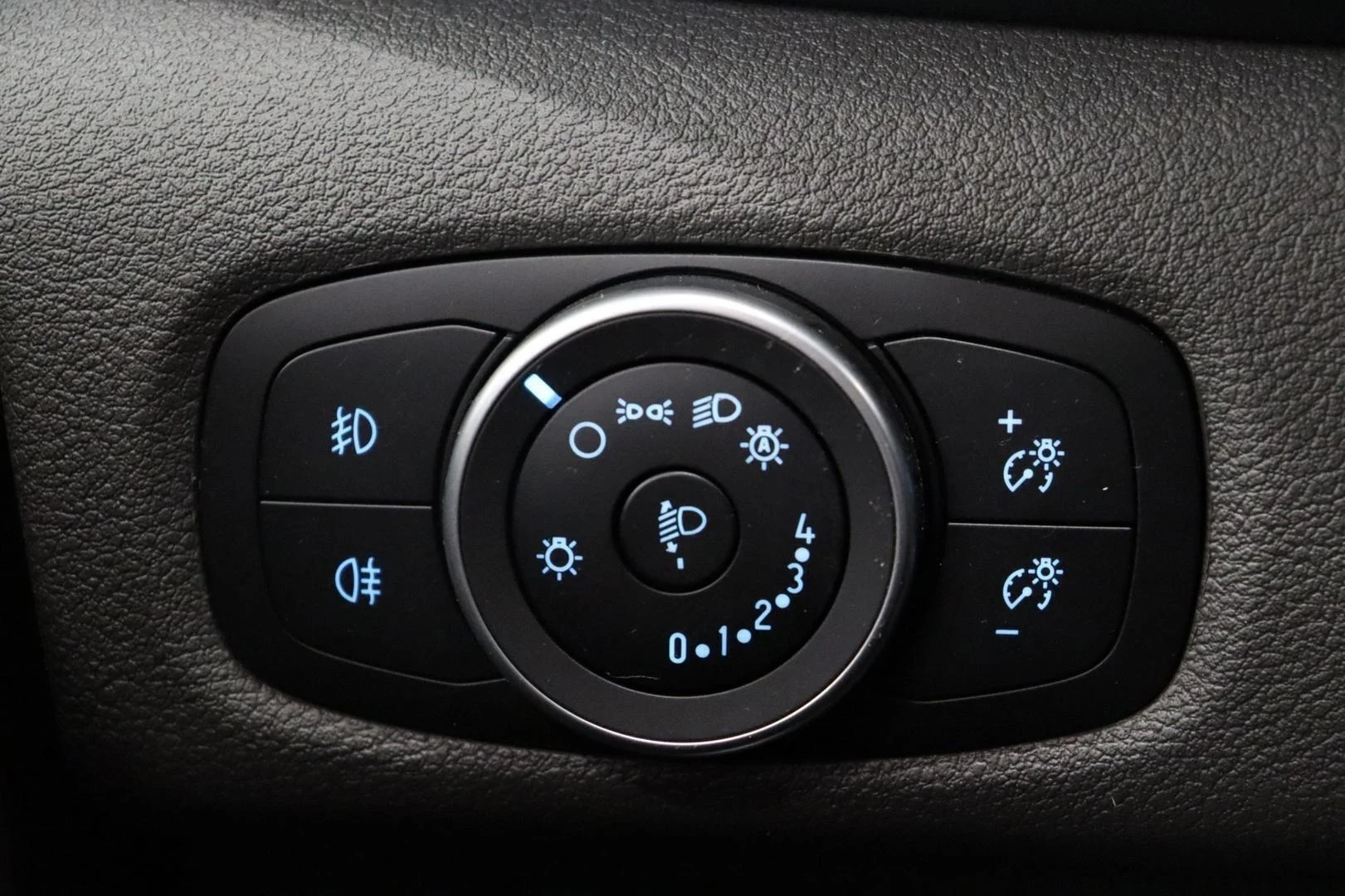 Car Image - 4JOoXe4PN1LZzxpXZHTBU0