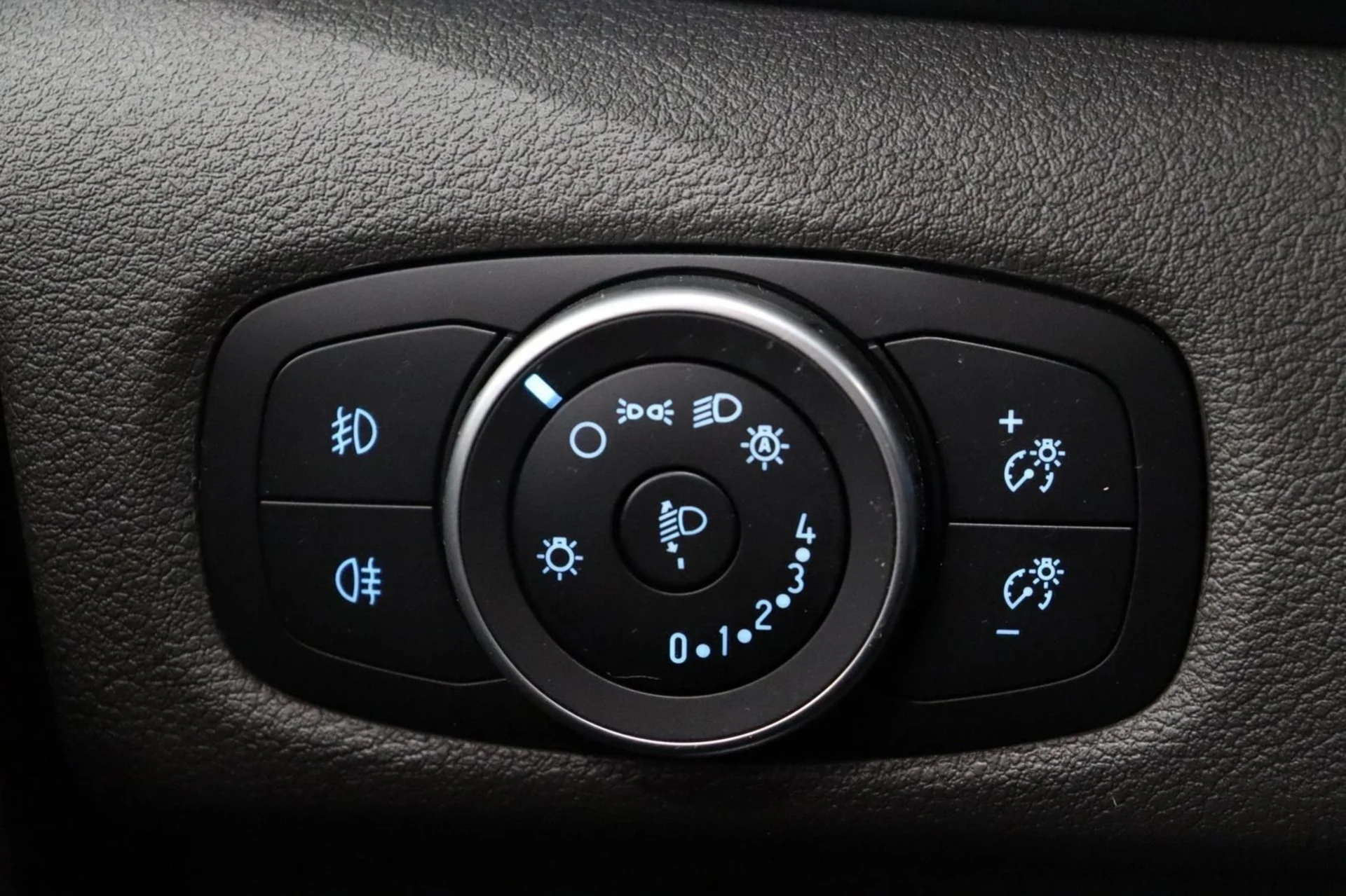 Car Image - 4JOoXe4PN1LZzxpXZHTBU0