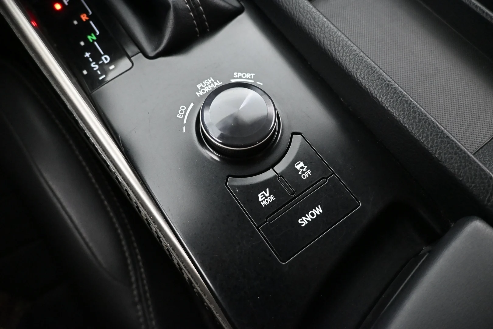 Car Image - 4lfQB3mO3gS1PAb1aFEYYR