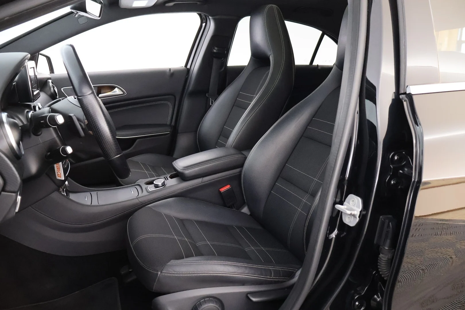 Car Image - 4EOeFlVwTrnPWrHLPXLN25