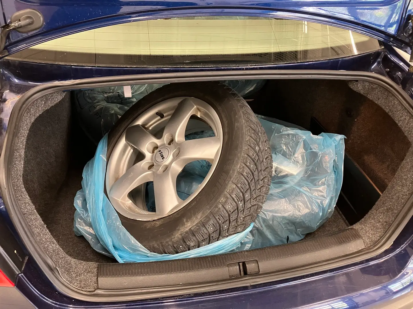 Car Image - RaUaaWJaW7pCJPC9mtwNO