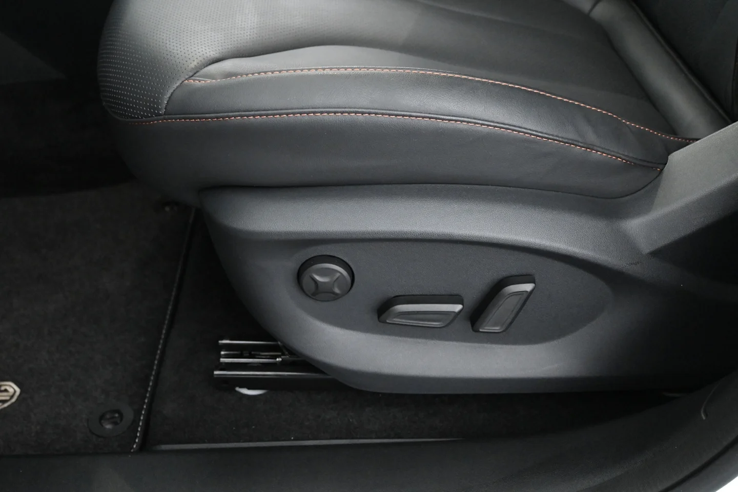 Car Image - 5E8r5lWlxI742FKivolcQH