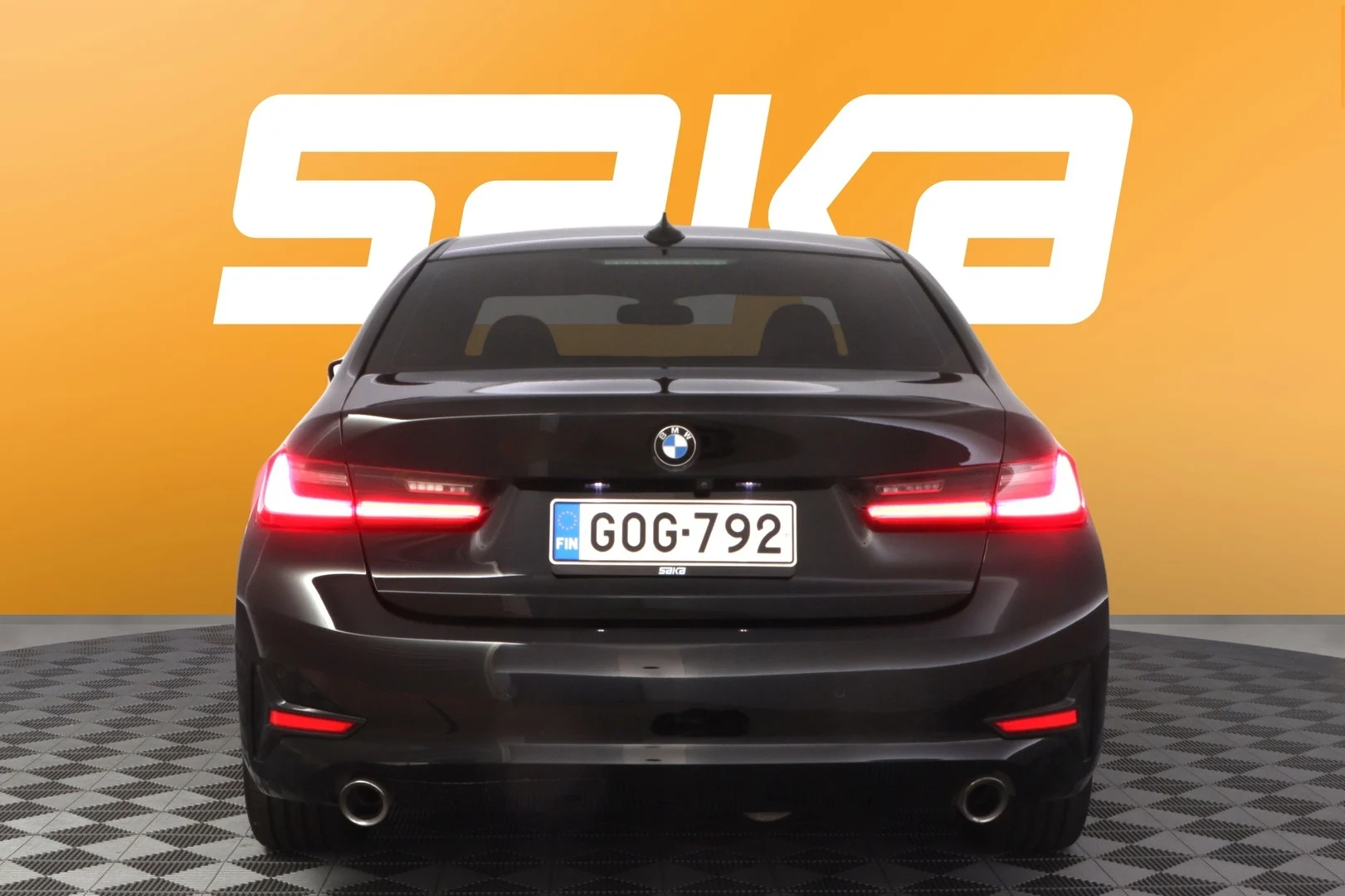 Car Image - 7iaKg6CrznIr3WbaizKmhO