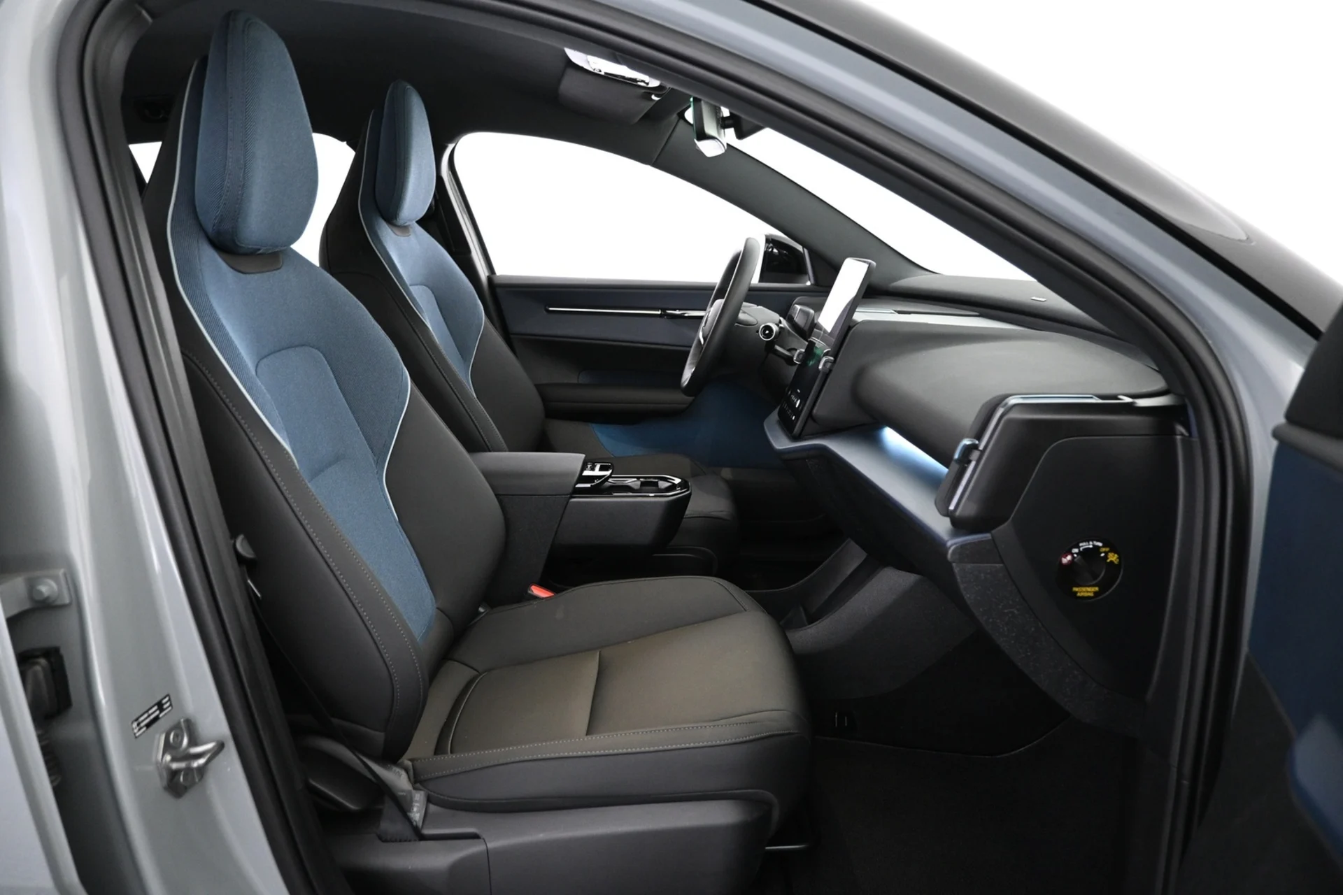 Car Image - 3MT962SBnLPcqZMViPIskL