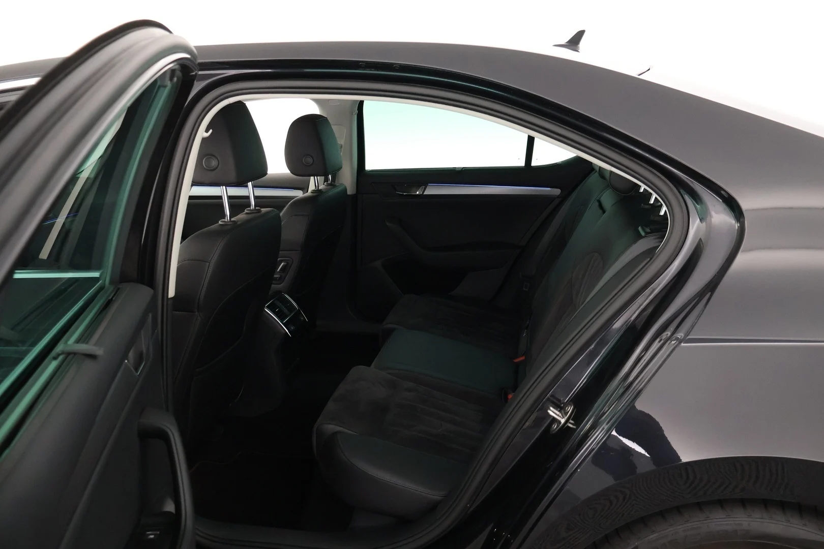 Car Image - 5WDY7csIN0l5btv77q1rXF