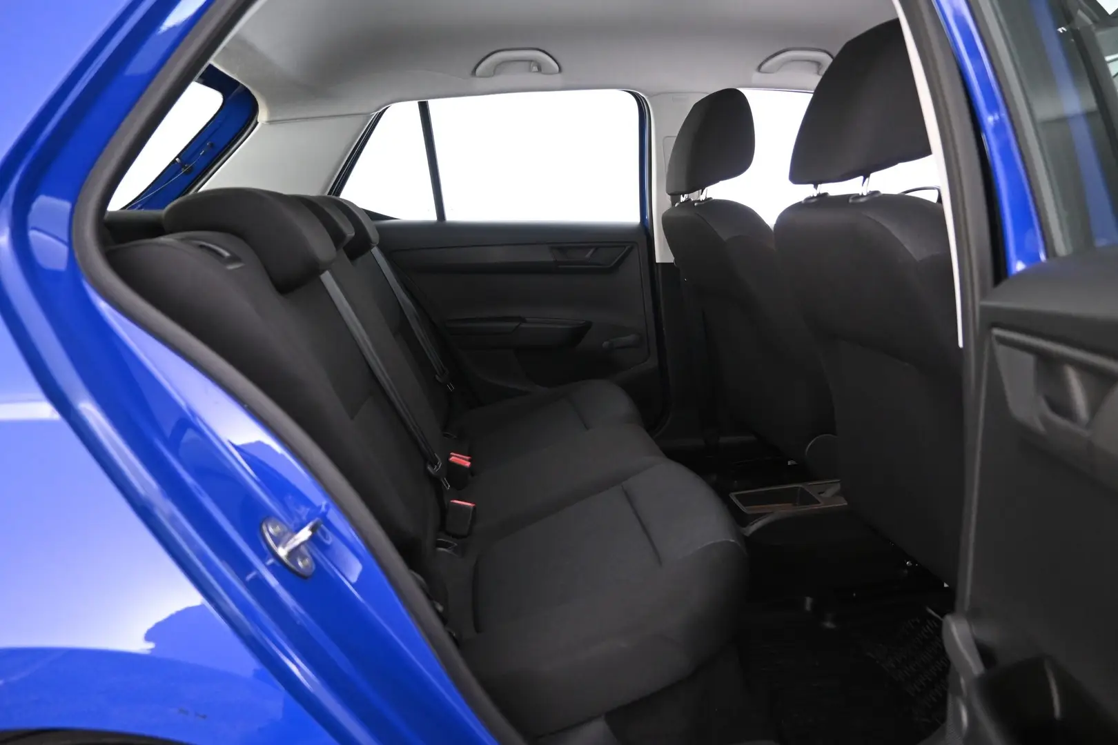 Car Image - 70rtgZvmwRd6nciwfT3hl0