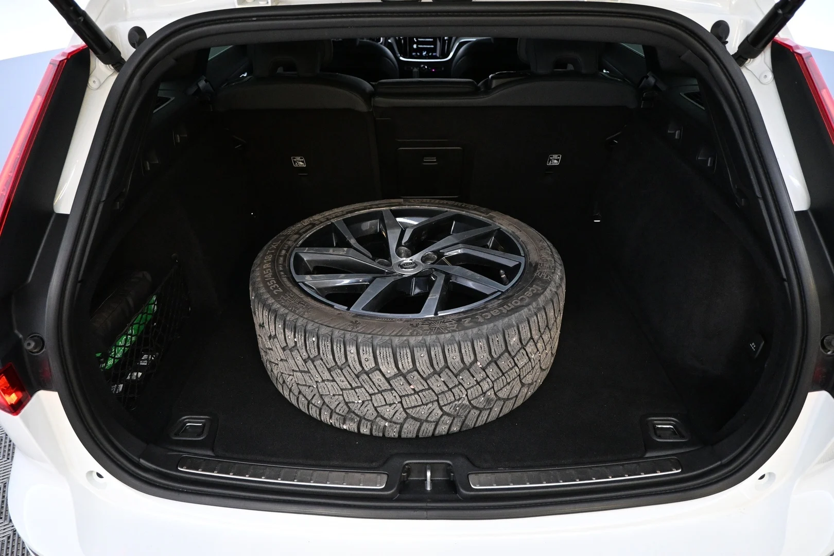 Car Image - 6kkPHiKwprAf9m3aHmhilY