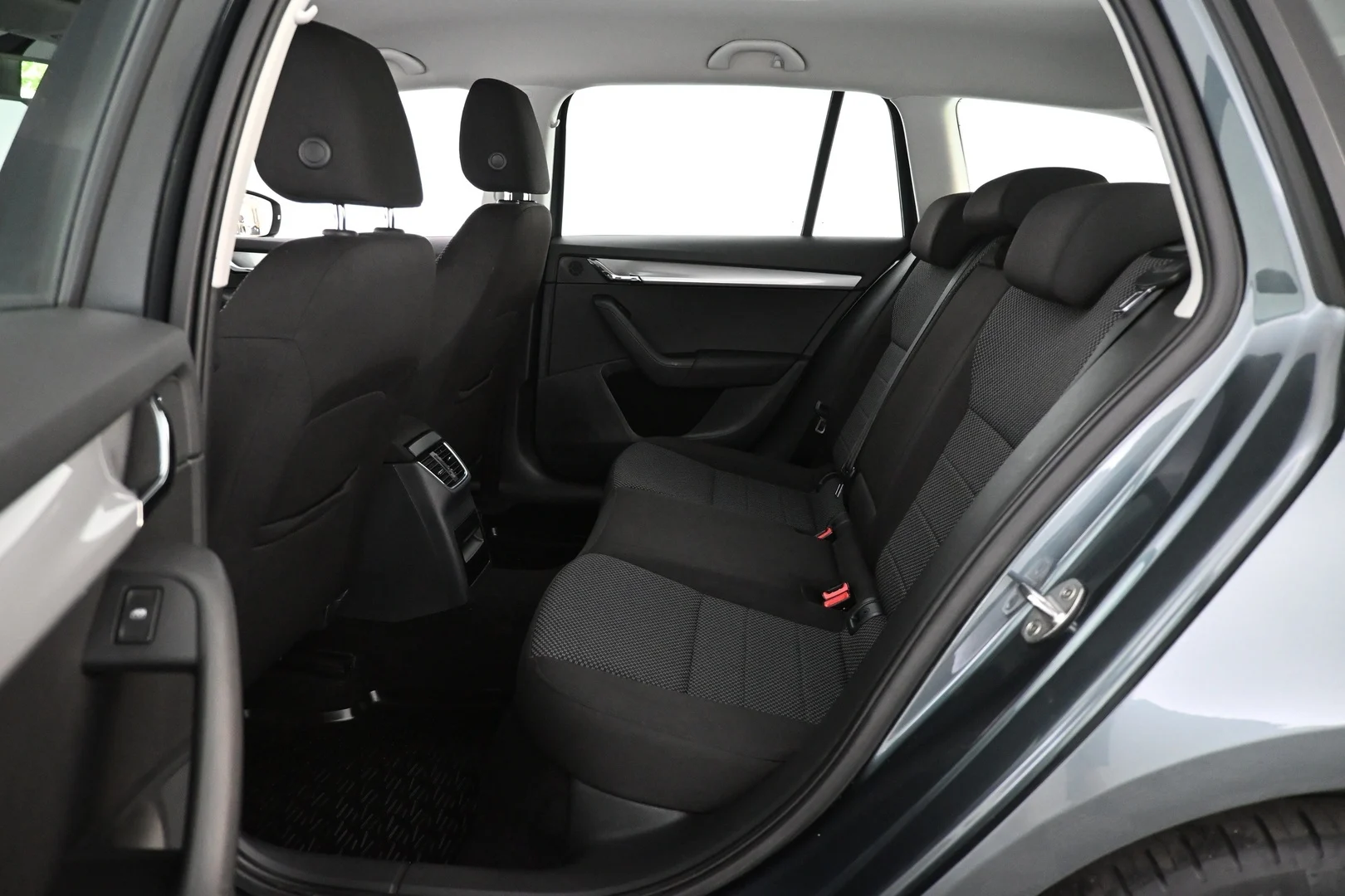 Car Image - 6XzhtYtdQJ0StZaCexUsDH