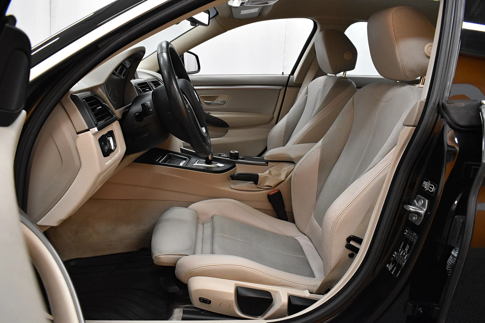 Car Image - 6NAFzxMCfGfxipp2RaYq1j