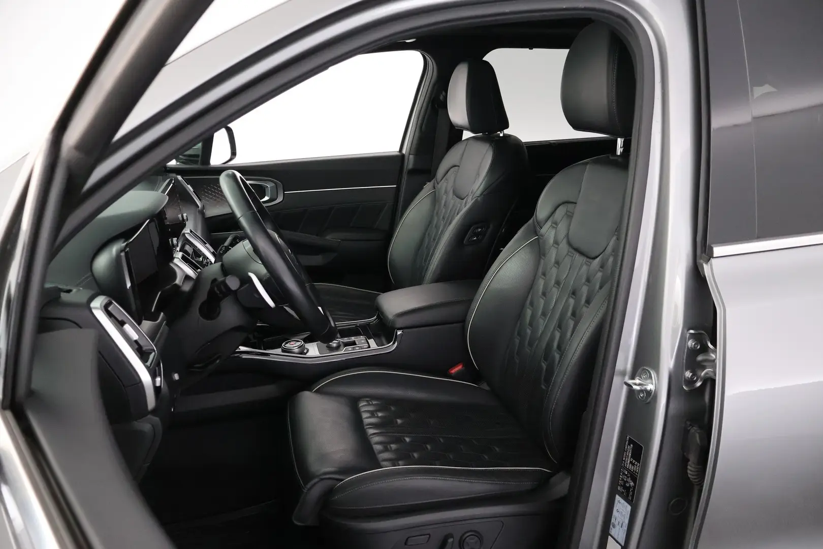 Car Image - 1Oh8HDA9EIpJNoNBcOuSWT