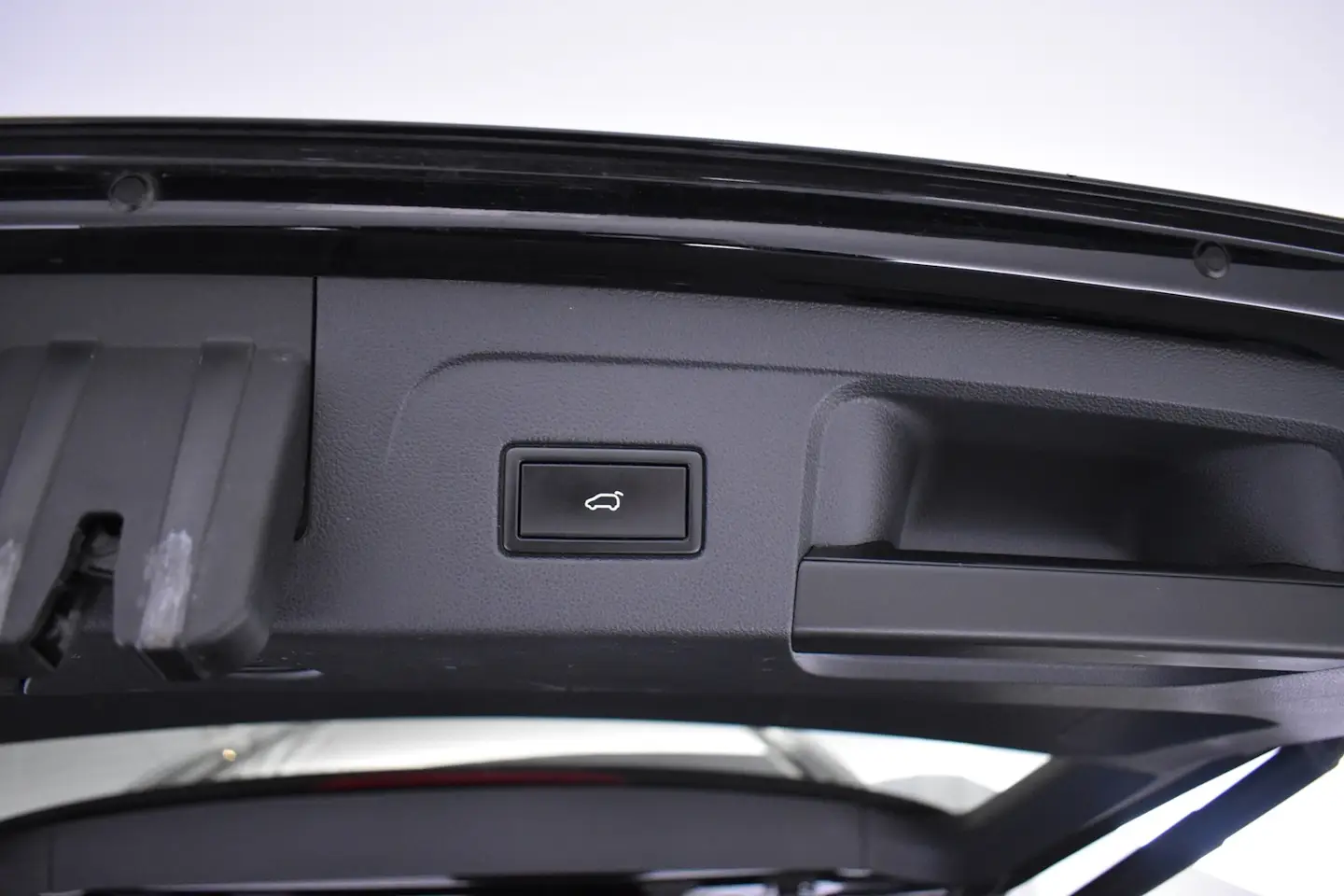 Car Image - 2YJWTf0rpwVoiyKmxI0NEu