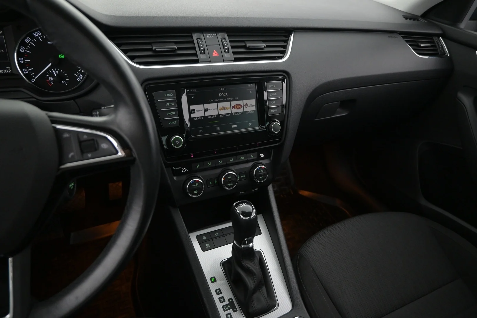 Car Image - 1rSiDcLSTNHVlCr4YYGnd0